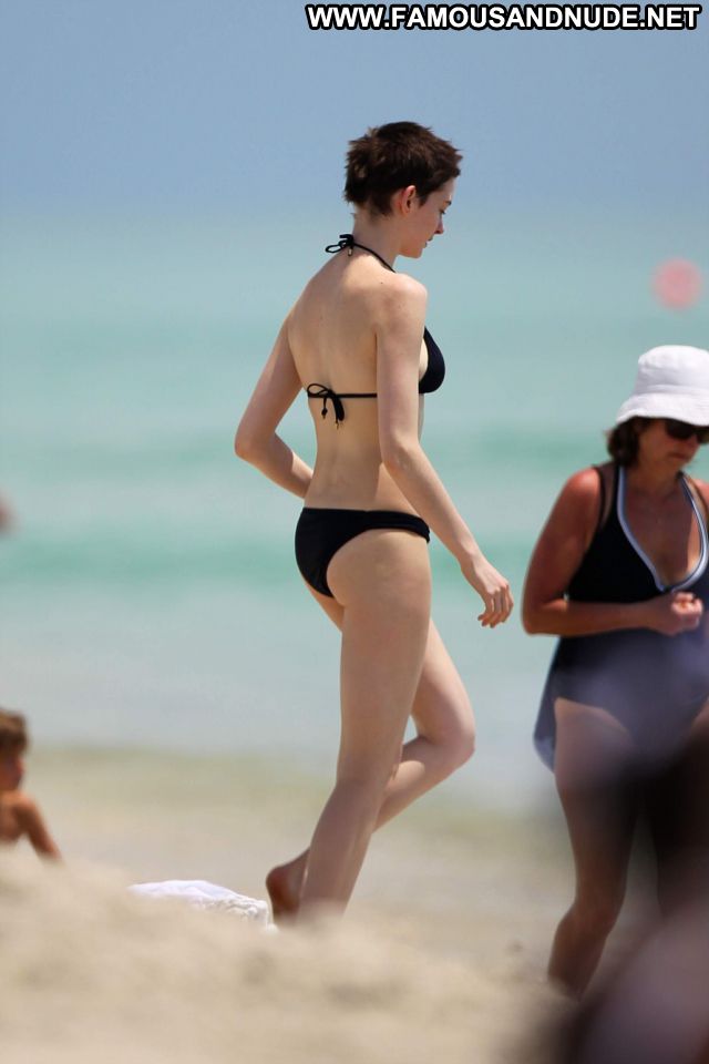 Anne Hathaway Nude Sexy Scene Beach Brunette Bikini Famous