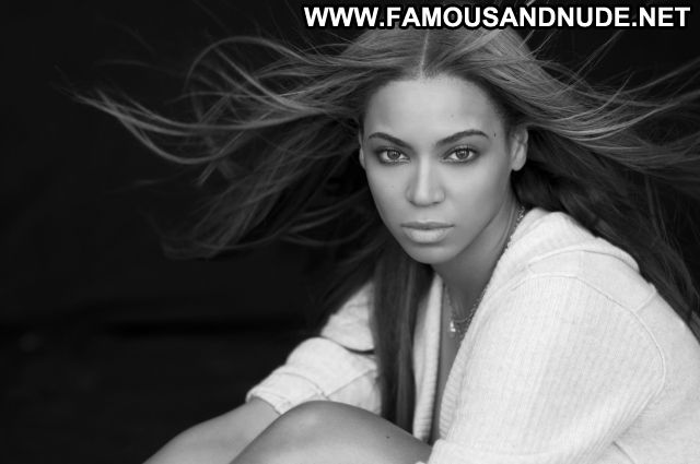 Beyonce Knowles Famous Posing Hot Babe Ebony Cute Singer Celebrity