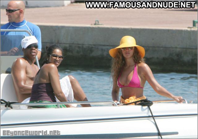 Beyonce Knowles Posing Hot Ebony Hot Cute Babe Singer Celebrity