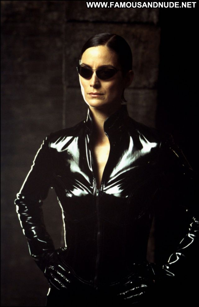 Carrie Anne Moss Babe Celebrity Actress Posing Hot Hot Famous Showing