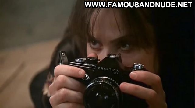 Juliette Binoche Cheater Lesbian Scene Showing Ass Brunette