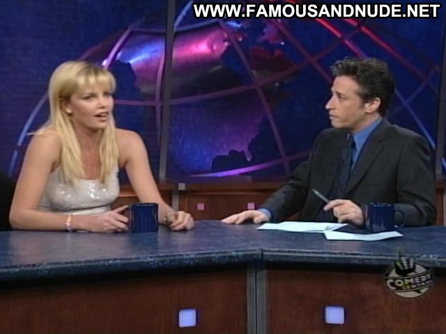 Charlize Theron The Daily Show Famous Posing Hot Sexy Scene