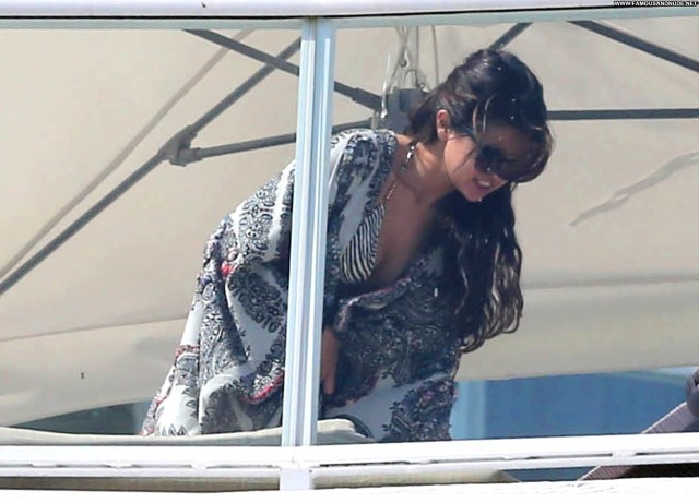 Selena Gomez High Resolution Bikini Celebrity Beautiful Babe Posing