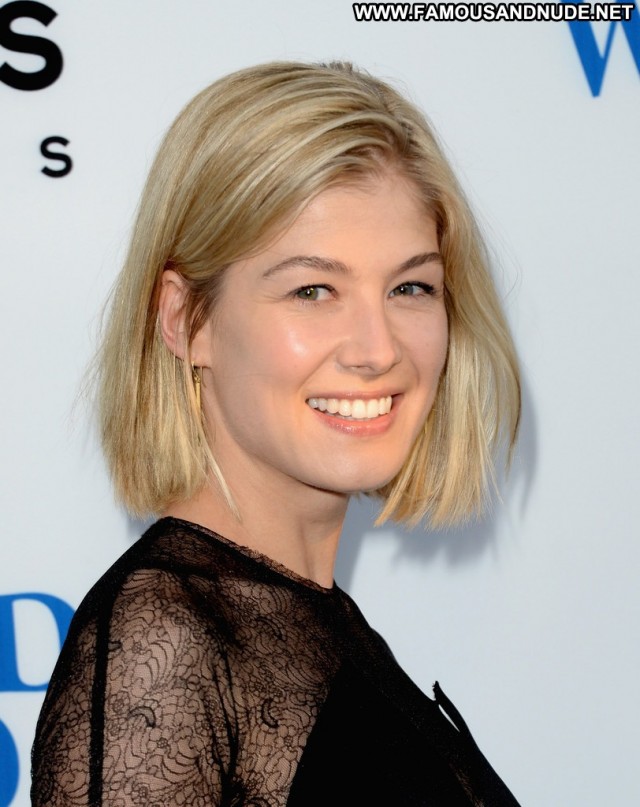 Rosamund Pike Hollywood High Resolution Beautiful Babe