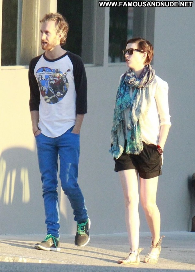 Anne Hathaway Los Angeles Beautiful Celebrity Restaurant Babe High