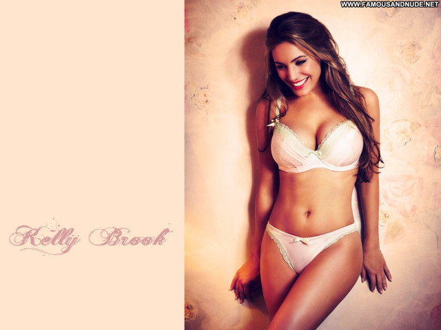 Kelly Brook Photoshoot Posing Hot Beautiful Babe Celebrity Nude Doll