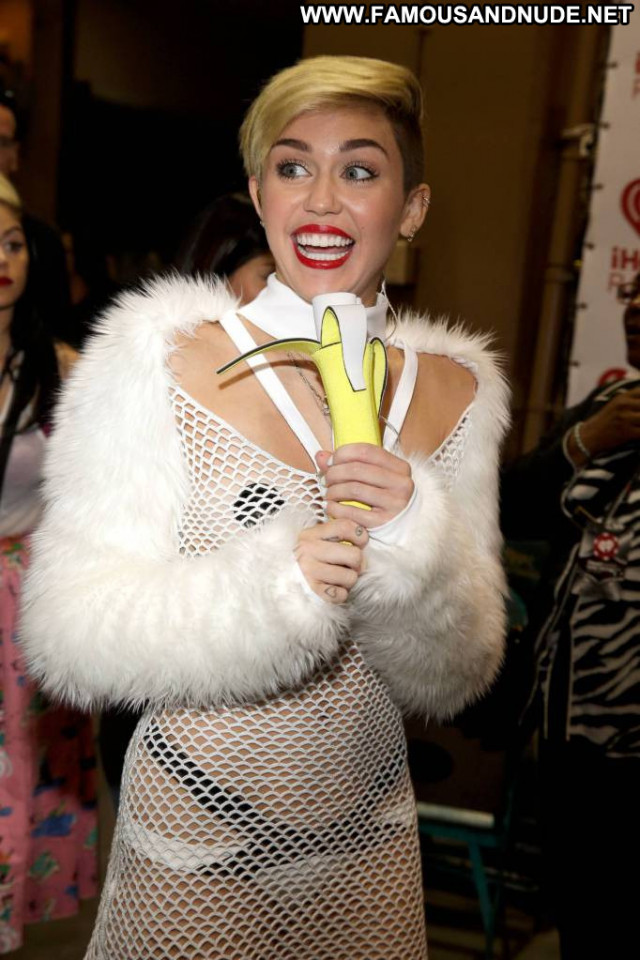 Miley Cyrus Las Vegas Usa Posing Hot Celebrity Babe Beautiful Hd