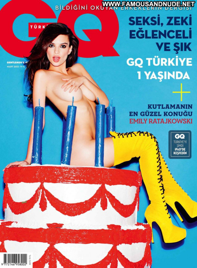 Emily Ratajkowski Magazine Beautiful Posing Hot Babe Turkey Actress