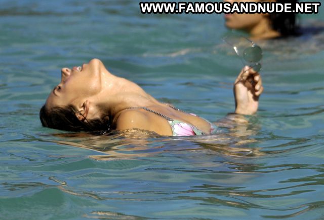 Alessandra Ambrosio No Source Posing Hot Famous Posing Hot Latina