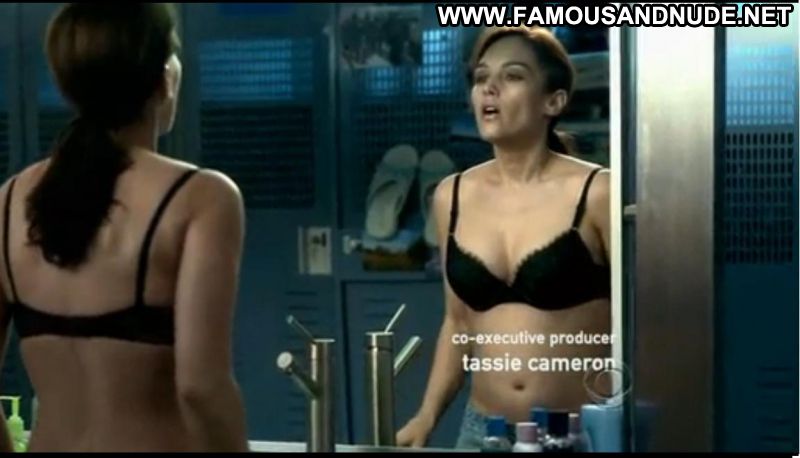 Amy Jo Johnson Celebrity Posing Hot Babe Celebrity Famous Posing Hot Cute H...