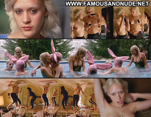 Chloe Sevigny Sex Scene Posing Hot Famous Beautiful Doll Hot