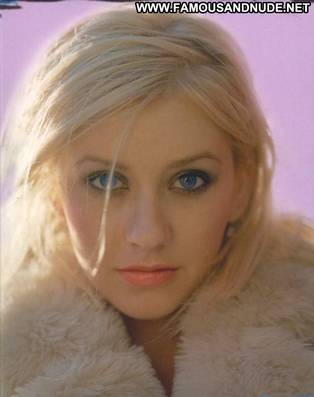 Christina Aguilara No Source Blue Eyes Blonde Hot Celebrity Posing