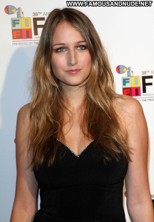 Leelee Sobieski Babe Posing Hot Cute Hot Famous Posing Hot Celebrity