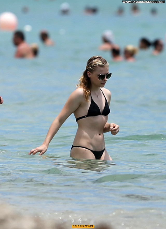 Chloe Moretz No Source  Bikini Posing Hot Babe Beautiful Celebrity