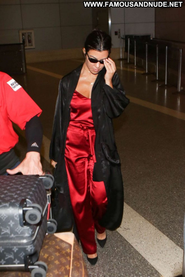 Kourtney Kardashia Lax Airport  Lax Airport Babe Los Angeles Angel