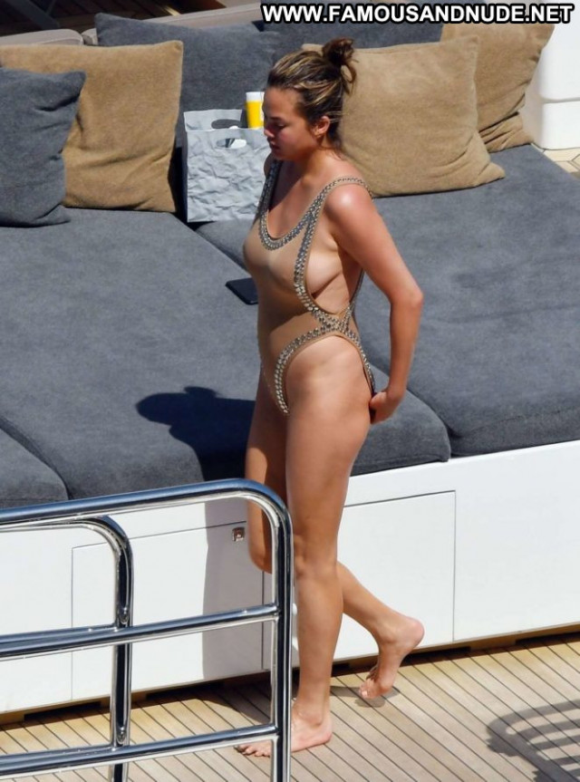 Chrissy Teigen No Source Paparazzi Babe Yacht Swimsuit Celebrity