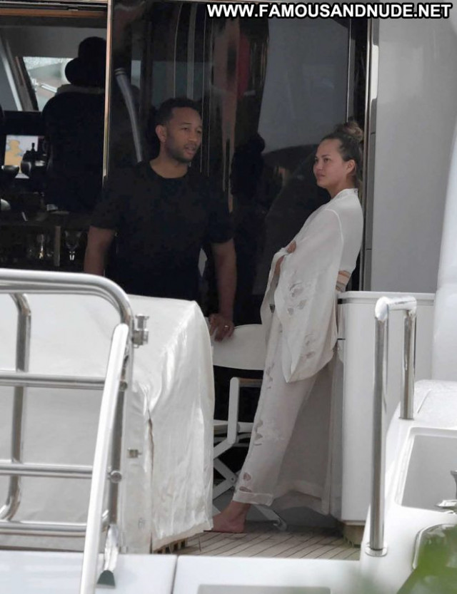 Chrissy Teigen No Source  Babe Yacht Candid Paparazzi Candids