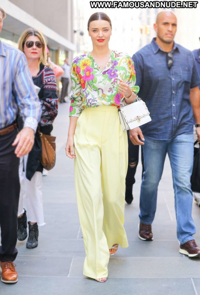 Miranda Kerr New York Celebrity Babe Posing Hot New York Paparazzi