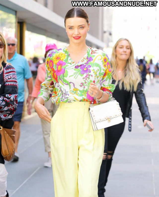 Miranda Kerr New York New York Posing Hot Beautiful Paparazzi Babe