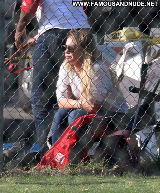 Hilary Duff No Source  Celebrity Posing Hot Babe Park Paparazzi