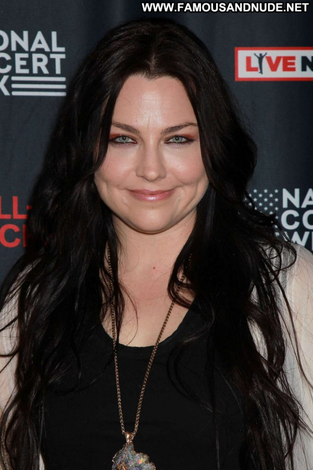 Amy Lee New York  Posing Hot Celebrity New York Beautiful Concert