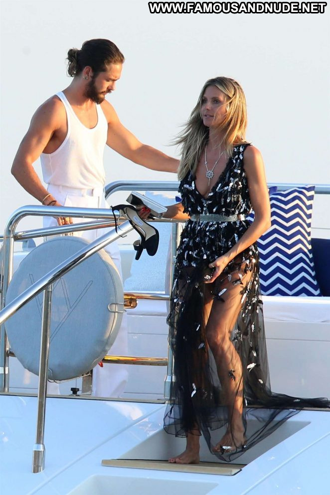 Heidi Klum No Source Celebrity Beautiful Babe Posing Hot Paparazzi Yacht