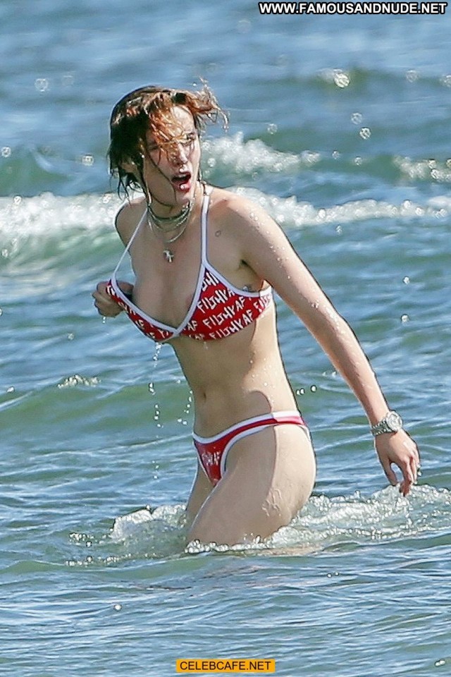 Bella Thorne No Source Babe Celebrity Beautiful Hawaii Posing Hot Tit