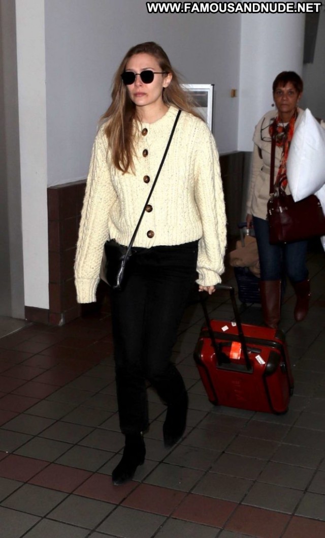 Elizabeth Olsen Lax Airport Celebrity Beautiful Los Angeles Babe
