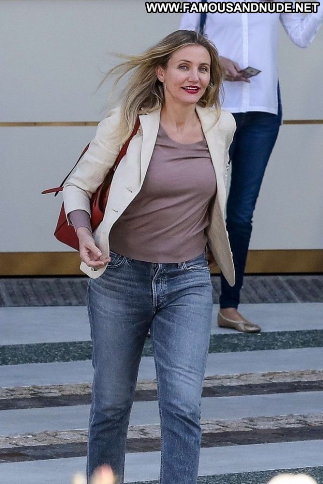 Cameron Diaz Beverly Hills Hot Hotel Paparazzi Babe Celebrity Posing