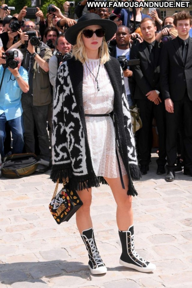 Jennifer Lawrence Fashion Show Posing Hot Paris Celebrity Paparazzi