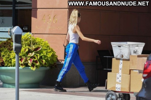 Delilah Hamlin Beverly Hills Posing Hot Paparazzi Beautiful Celebrity