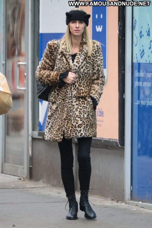 Nicky Hilton New York Paparazzi Babe Celebrity New York Posing Hot