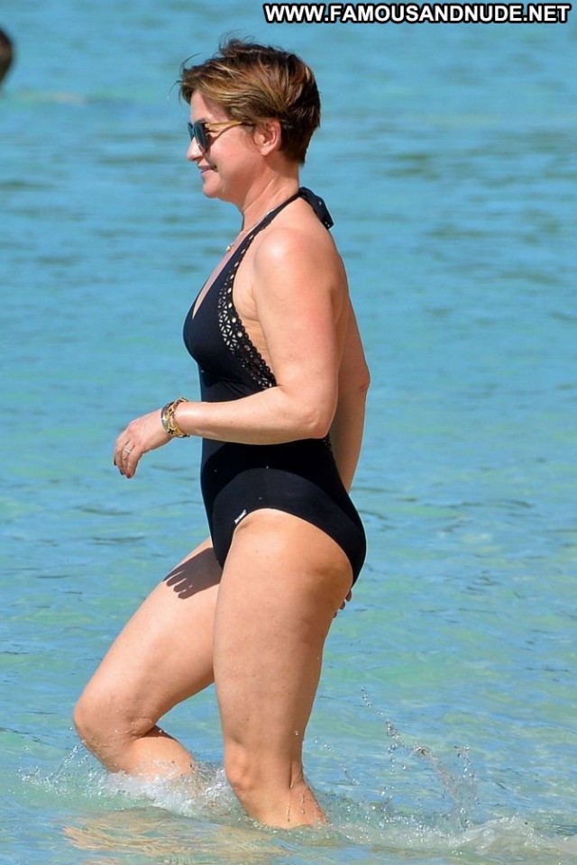 Emma Forbes The Beach Posing Hot Beautiful Celebrity Babe Paparazzi