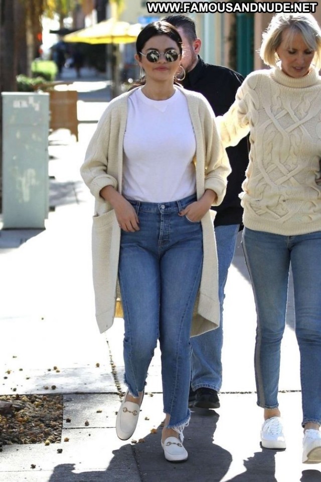 Selena Gomez Los Angeles Angel Celebrity Posing Hot Jeans Babe