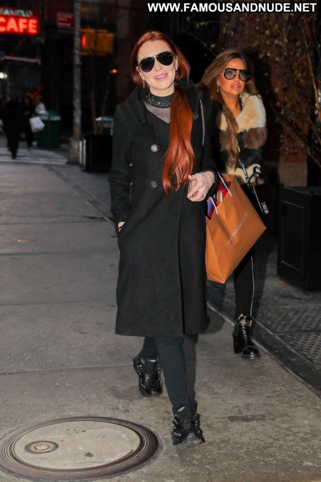 Lindsay Lohan New York Babe Paparazzi Celebrity Posing Hot New York