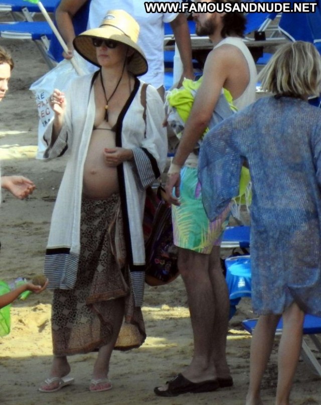 Kate Hudson The Beach Celebrity Bikini Posing Hot Beautiful Paparazzi