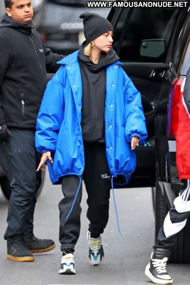 Hailey Baldwin New York New York Paparazzi Babe Beautiful Posing Hot