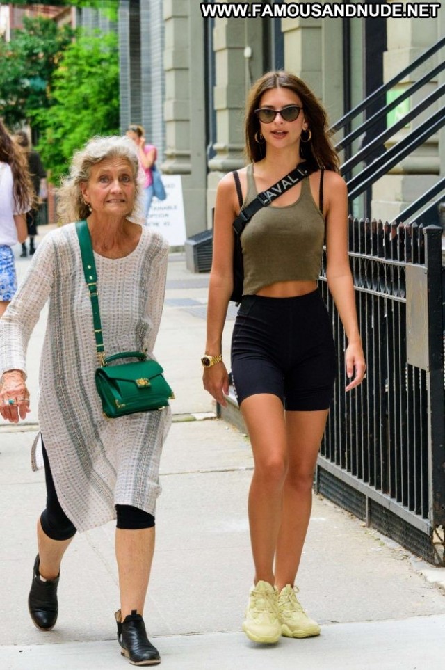 Emily Ratajkowski New York Posing Hot New York Shorts Paparazzi Babe