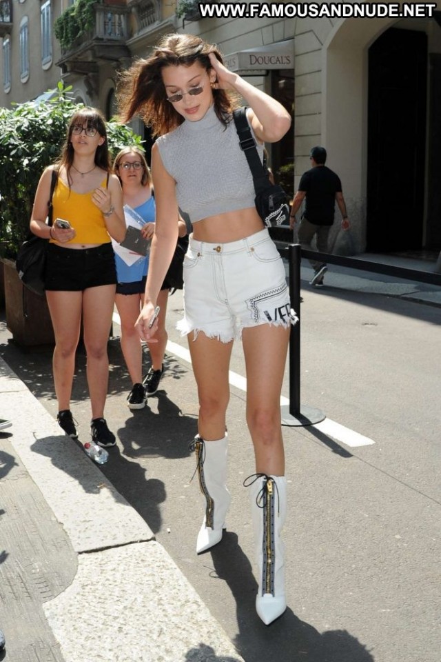 Bella Hadid No Source Shorts Babe Posing Hot Beautiful Celebrity