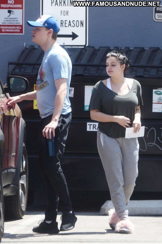 Ariel Winter No Source Babe Posing Hot Beautiful Paparazzi Celebrity
