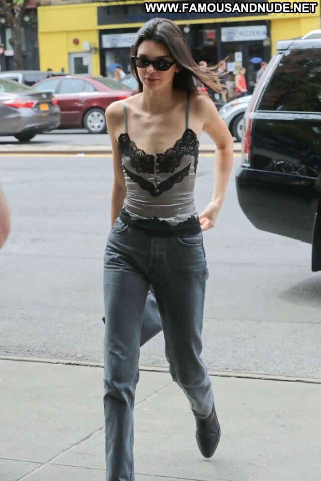 Kendall Jenner New York Babe Celebrity Hotel Hot Posing Hot Paparazzi