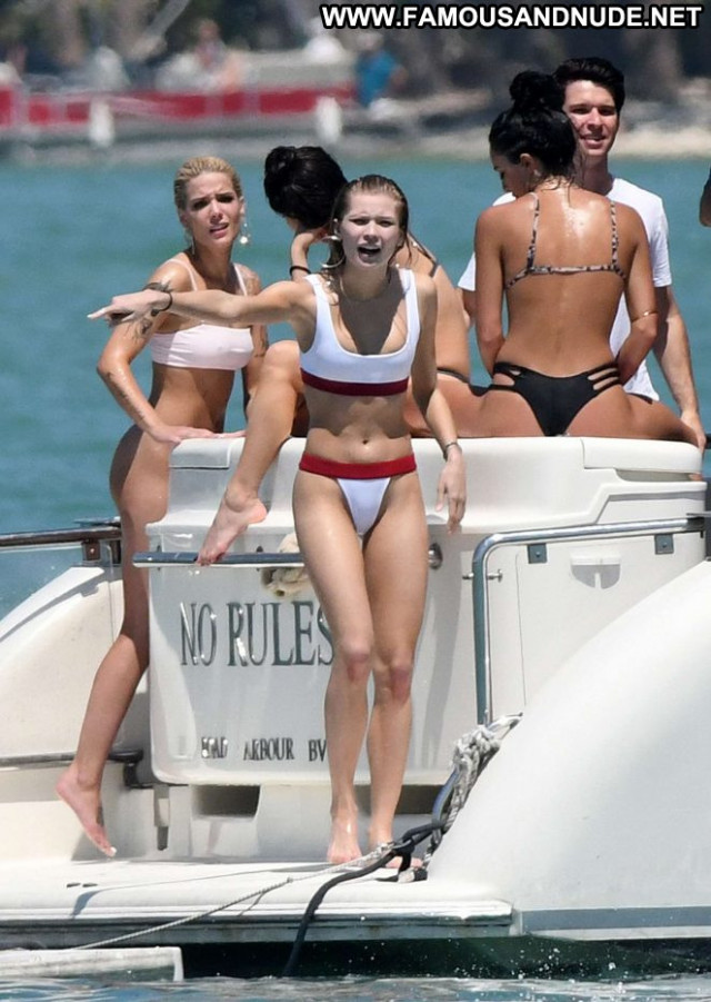 Halsey No Source  Posing Hot Paparazzi Celebrity Babe Yacht Bikini