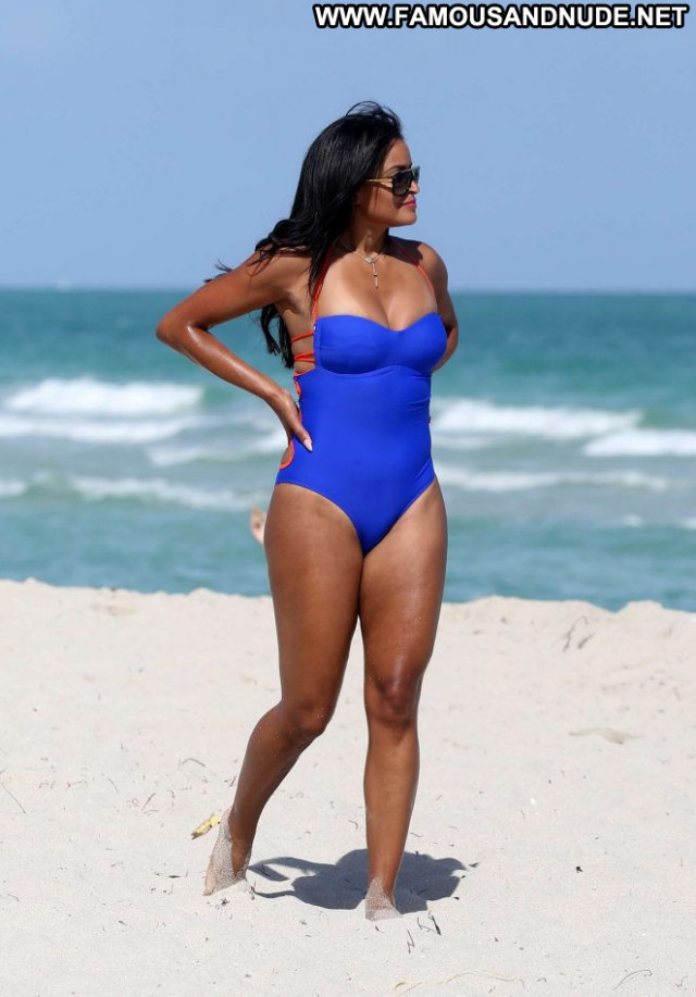 Claudia Jordan The Beach Babe Celebrity Beach Posing Hot Beautiful