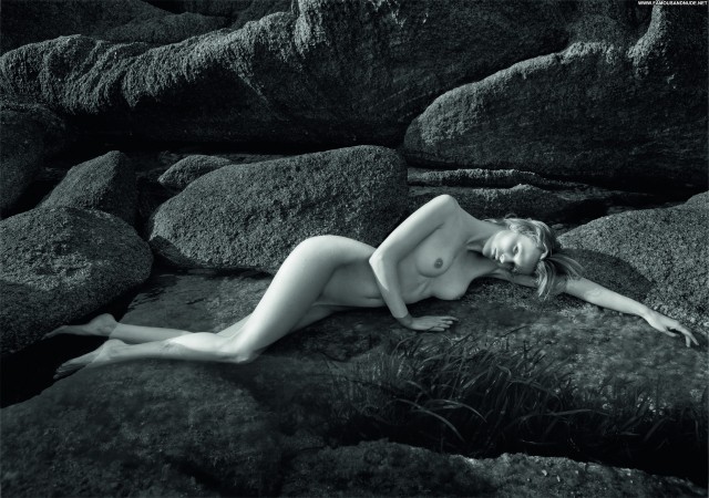 Pirelli Calendar Models Mario Sorrenti Photo Shoot Posing Hot