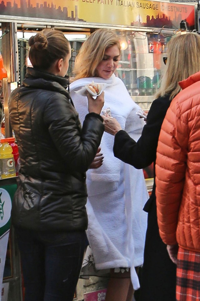 Sarah Rafferty Golden Globe Awards Candids New York Celebrity High