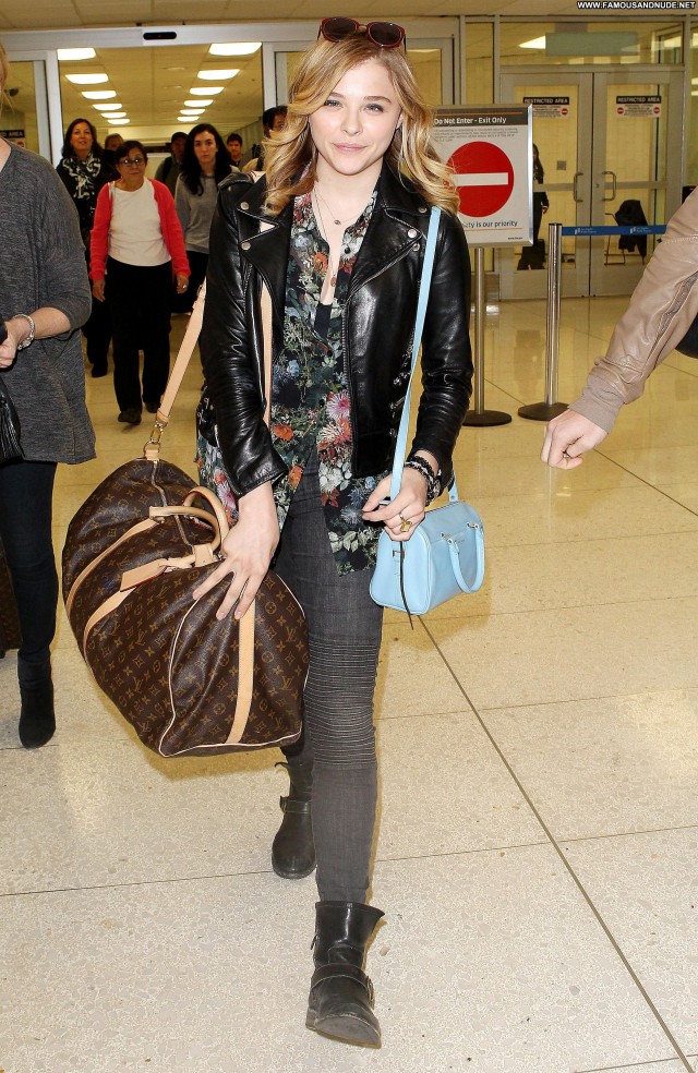 Chl  E Moretz Lax Airport Lax Airport Babe Posing Hot Celebrity