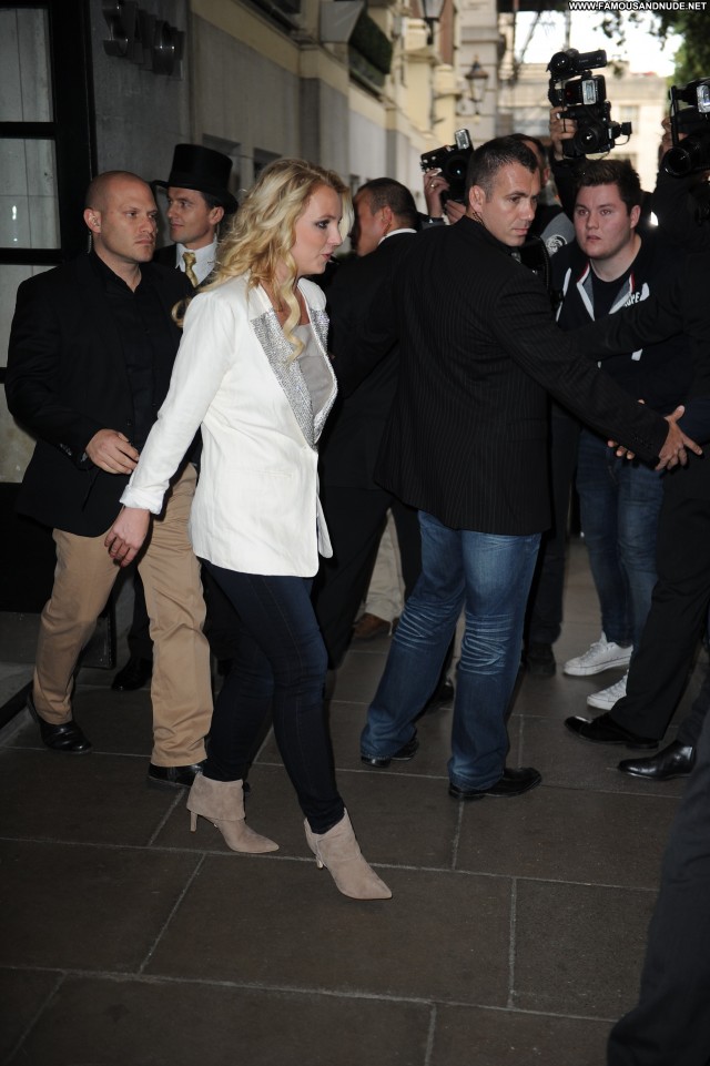 Britney Spears No Source High Resolution Beautiful London Hotel