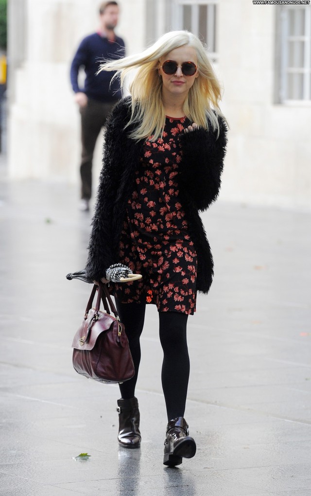 Fearne Cotton No Source Posing Hot Babe Celebrity Beautiful London