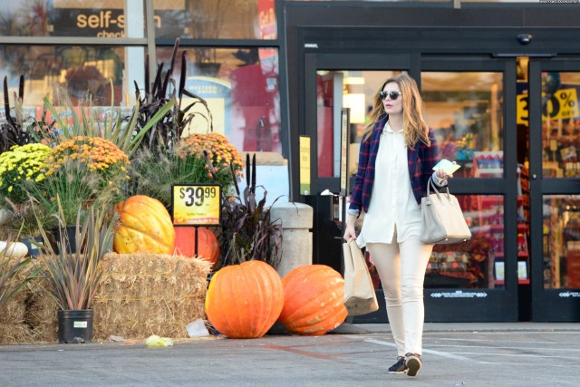 Mischa Barton Studio City Babe Shopping High Resolution Posing Hot