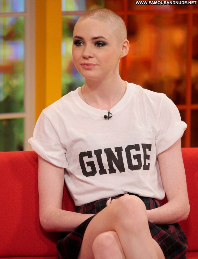 Karen Gillan Daybreak High Resolution Posing Hot Celebrity Babe